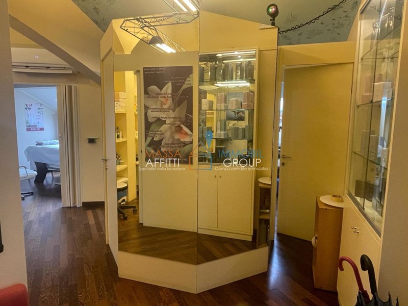Attività commerciale in Vendita a Massa, 42'000&euro;, 60 m², arredato