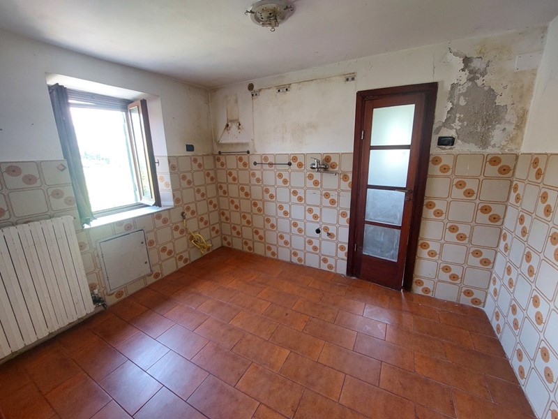 Appartamento in Vendita a Genova, 38'000€, 65 m²