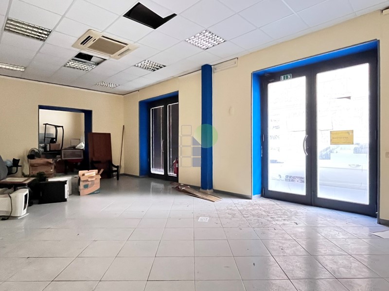 Immobile commerciale in Affitto a Livorno, zona Centro, 1'500€, 150 m²
