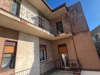 Casa Indipendente in Vendita a Tremestieri Etneo, 195'000€, 300 m²