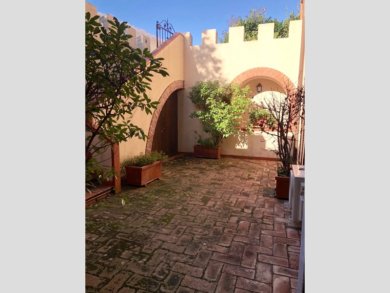 Casa Semi Indipendente in Vendita a Ameglia, 450'000&euro;, 140 m², con Box