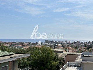 Trilocale in Vendita a Borghetto Santo Spirito, zona collina, 229'000€, 75 m²