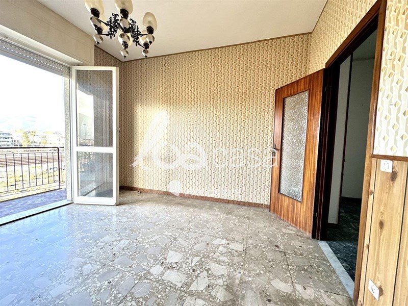 Appartamento in Vendita a Albenga, zona mare, 147'000€, 622 m²