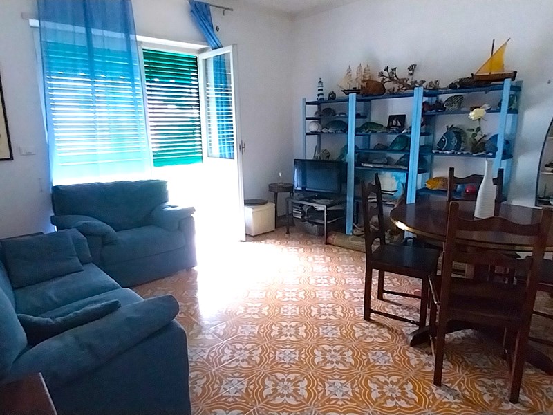 Quadrilocale in Vendita a Rapallo, zona Via Luigi Rizzo , 165'000€, 75 m², arredato