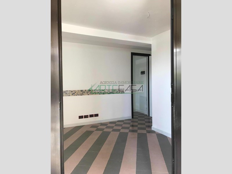 Magazzino in Vendita a Cascina, zona San Lorenzo Alle Corti, 45'000€, 34 m²