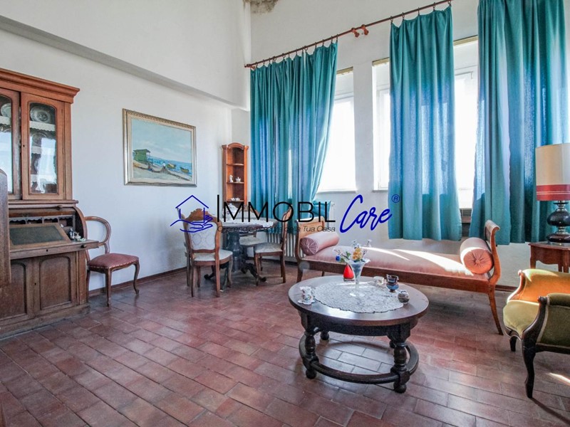 Appartamento in Vendita a Livorno, 179'000&euro;, 220 m²