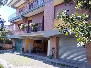 Appartamento in Vendita a Grosseto, 449'000€, 220 m², con Box