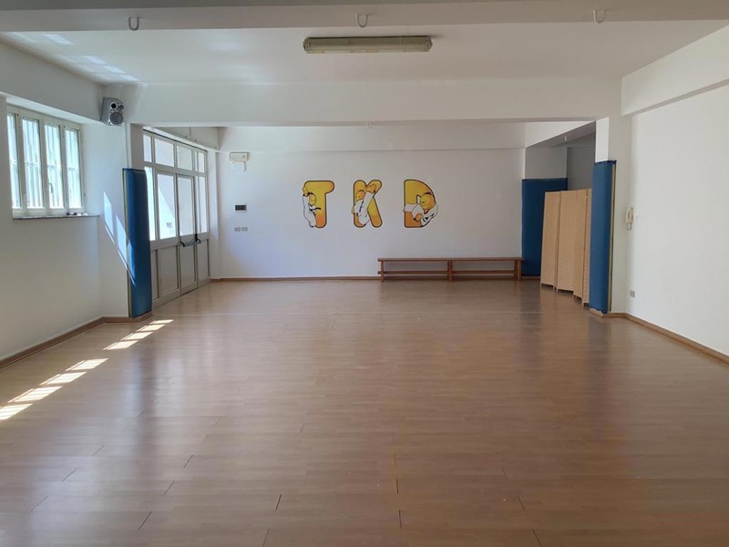 Negozio in Affitto a Barcellona Pozzo di Gotto, 500€, 100 m²