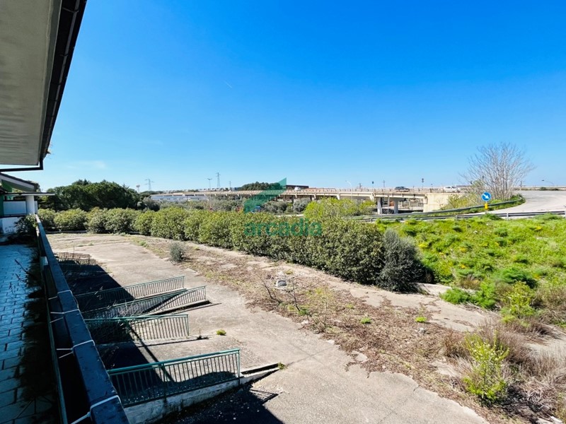 Capannone in Vendita a Gioia del Colle, 593'000€, 1200 m²