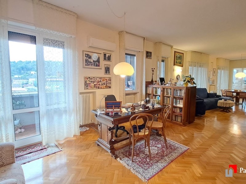 Appartamento in Vendita a Pesaro, 660'000&euro;, 215 m²