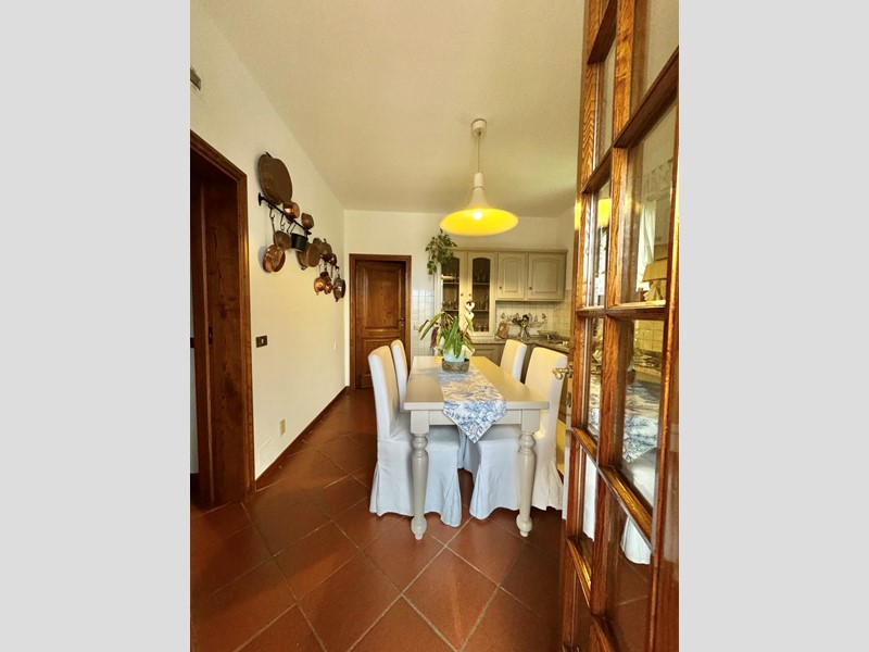 Casa Indipendente in Affitto a Pietrasanta, 3'500&euro;, 220 m², arredato