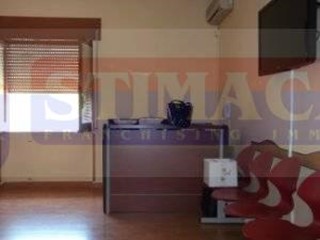 Ufficio in Affitto a Afragola, 850€, 180 m²