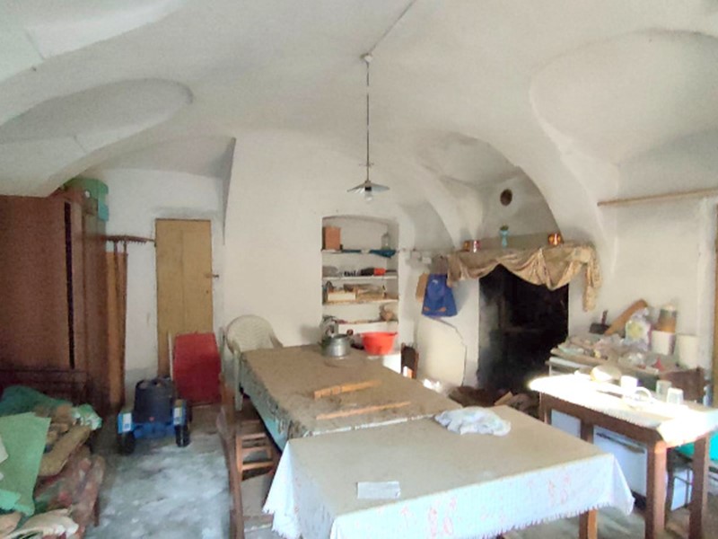 Casa Semi Indipendente in Vendita a Mongrando, 300 m²