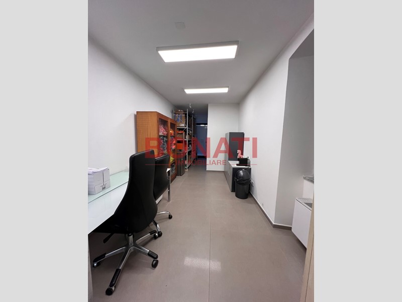 Ufficio in Vendita a La Spezia, zona Periferia Est, 220'000&euro;, 162 m²