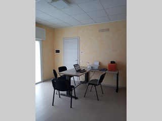 Immobile commerciale in Vendita a Vicenza, zona San Bortolo, 70'000€, 65 m²