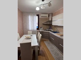 Trilocale in Vendita a Pavia, zona vallone, 170'000€, 80 m², arredato