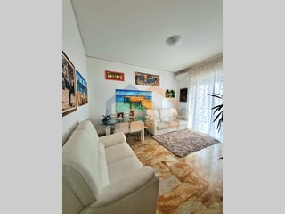 Appartamento in Vendita a Savona, zona via trilussa, 270'000€, 154 m²