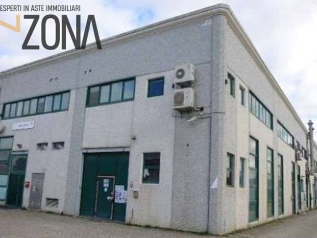 Capannone in Vendita a Empoli, zona Ponte a Elsa, 151'875€, 607 m²