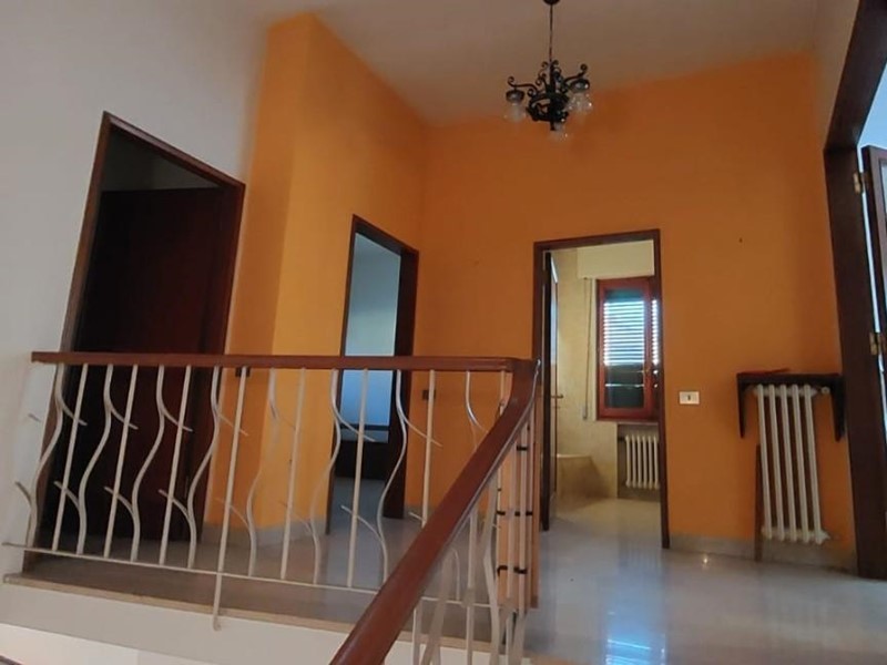 Casa Indipendente in Vendita a Empoli, 400'000€, 190 m², con Box