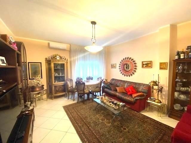 Quadrilocale in Vendita a Cascina, 195'000€, 100 m², arredato, con Box