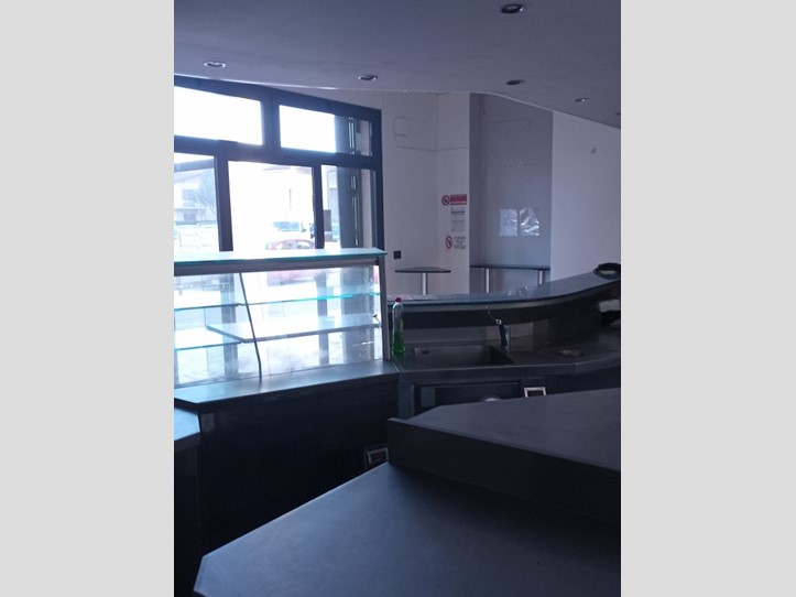 Attività commerciale in Affitto a Camaiore, zona Lido di Camaiore, 1'100€, 70 m²