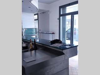 Attività commerciale in Affitto a Camaiore, zona Lido di Camaiore, 1'100€, 70 m²