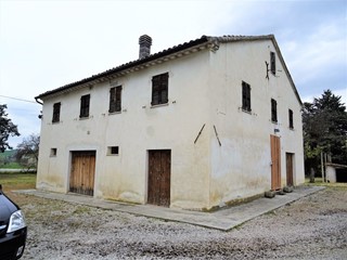 Casa Indipendente in Vendita a Corinaldo, 120'000€, 290 m², con Box
