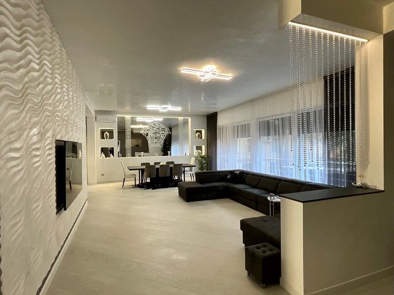 Villa in Vendita a Padova, zona Via Toti 5, 1'050'000€, 420 m²