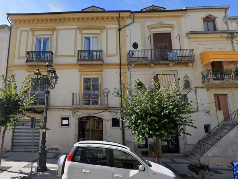 Trilocale in Vendita a Altavilla Irpina, 85'000€, 120 m²