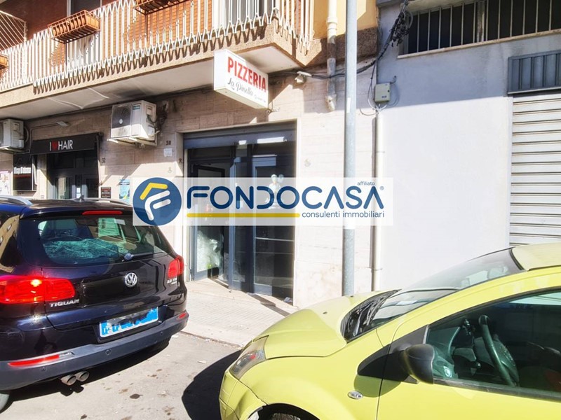 Immobile commerciale in Affitto a Brindisi, zona Cappuccini, 900€, 150 m²
