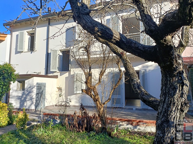 Villetta a schiera in Vendita a Empoli, 580'000€, 150 m², con Box