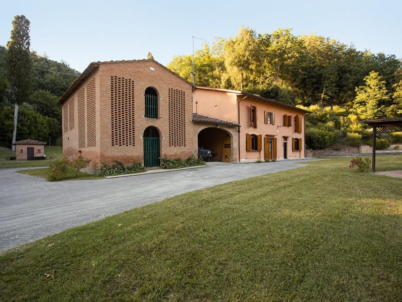 Casale in Vendita a Montaione, 1'850'000€, 2200 m²