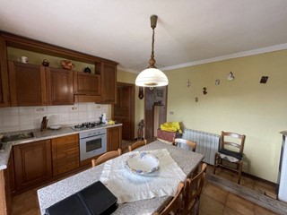 Quadrilocale in Vendita a Lucca, zona Ponte a Moriano, 75'000&euro;, 75 m², arredato