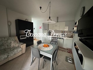 Trilocale in Vendita a Siena, zona Sant'Andrea a Montecchio, 205'000€, 65 m², arredato, con Box