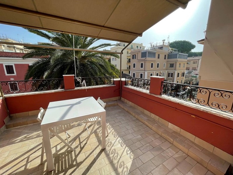 Attico in Vendita a Roma, 389'000&euro;, 50 m²