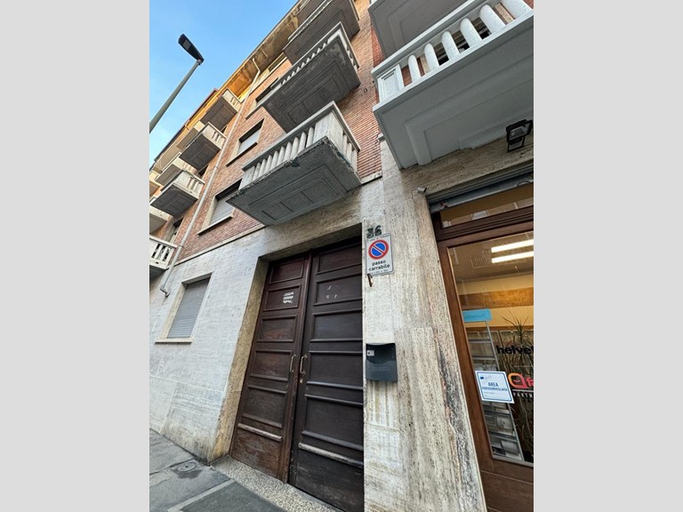 Capannone in Vendita a Torino, zona Parella, 21'000€, 18 m²