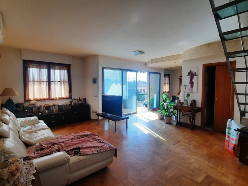 Appartamento in Vendita a Rapolano Terme, 250'000€, 110 m², con Box