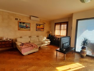 Appartamento in Vendita a Rapolano Terme, 250'000€, 110 m², con Box