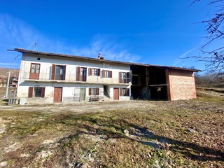 Casa Indipendente in Vendita a Dogliani, 155'000€, 237 m², con Box
