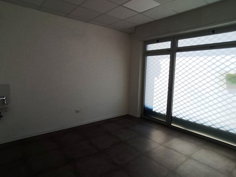 Capannone in Affitto a Luni, 800&euro;, 70 m²