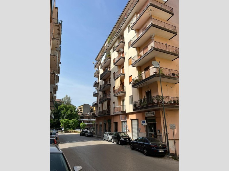 Appartamento in Vendita a Avellino, 140'000€, 136 m²