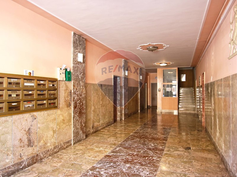 Appartamento in Vendita a Siracusa, zona Grottasanta, 90'000€, 125 m²