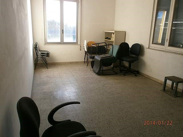 Immobile commerciale in Affitto a Lucca, 2'000€, 290 m²