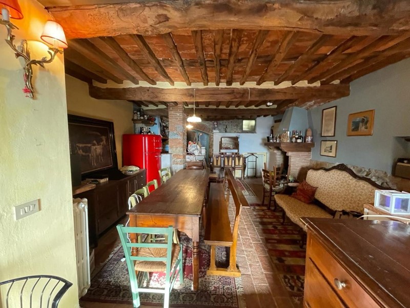 Casa Indipendente in Vendita a Capannori, zona Castelvecchio, 150'000€, 140 m²