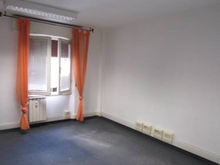 Ufficio in Affitto a Pisa, 650€, 68 m²