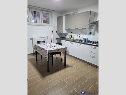 Trilocale in Vendita a Carrara, 140'000€, 70 m²