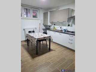 Trilocale in Vendita a Carrara, 140'000€, 70 m²