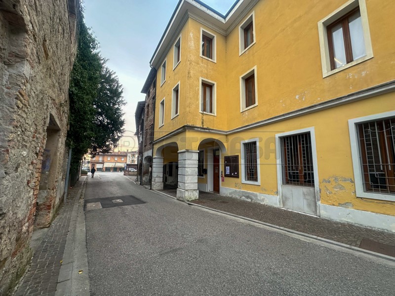Immobile commerciale in Vendita a Aquileia, 75'000€, 53 m²