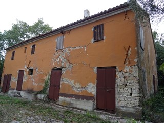 Casa Indipendente in Vendita a Senigallia, zona Scapezzano, 90'000€, 180 m², con Box