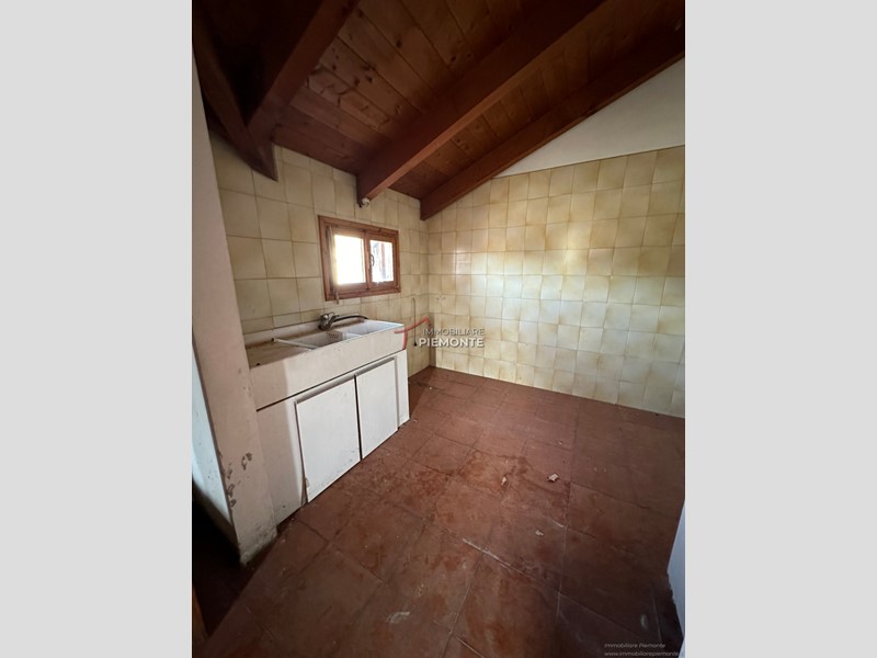 Appartamento in Vendita a Grignasco, 70'000€, 115 m²